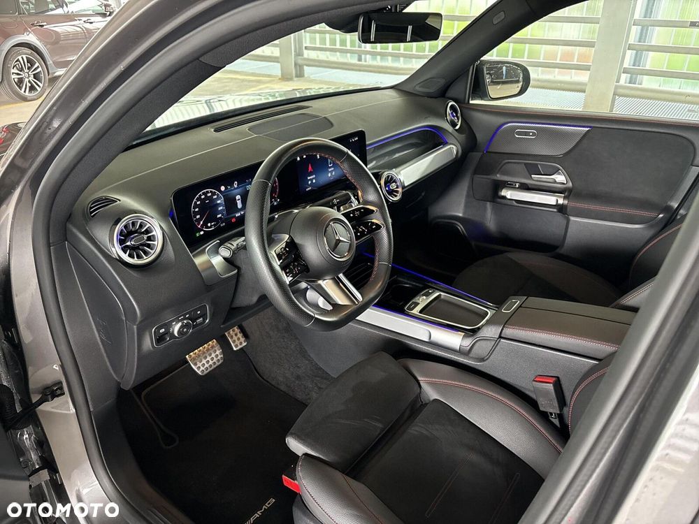 Mercedes-Benz GLB - 14