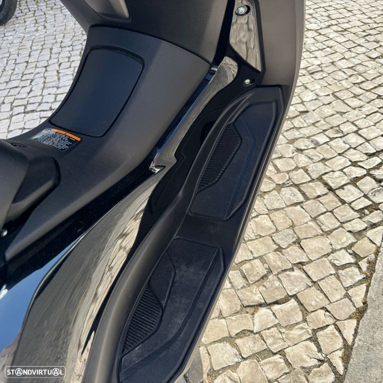 Yamaha NMAX 125 - 16