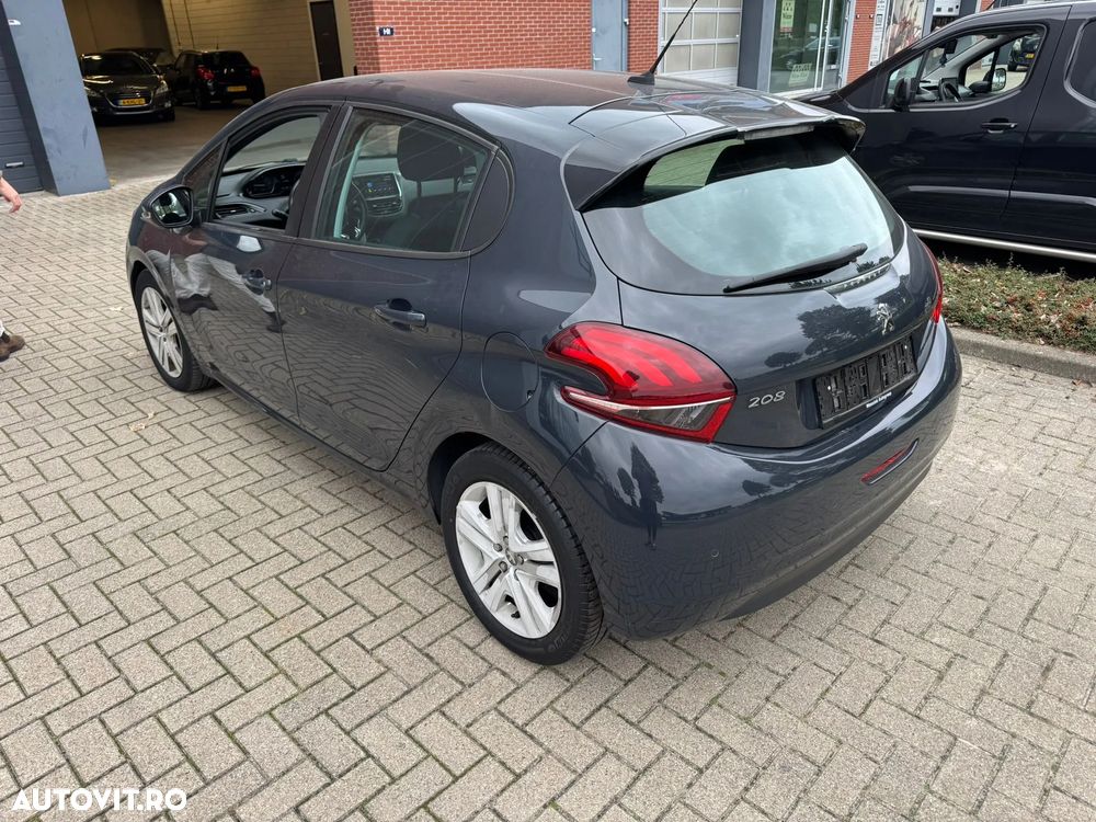 Peugeot 208 - 6
