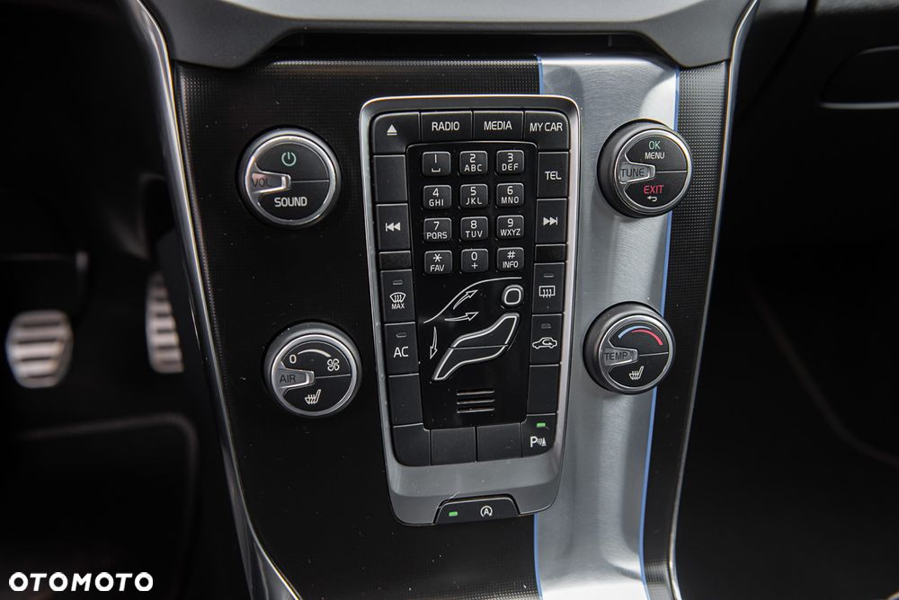 Volvo V40 D2 R Design - 23