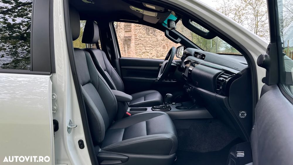 Toyota Hilux 2.8D 204CP 4x4 Double Cab AT MHEV Invincible Color Edition (3E5) - 19