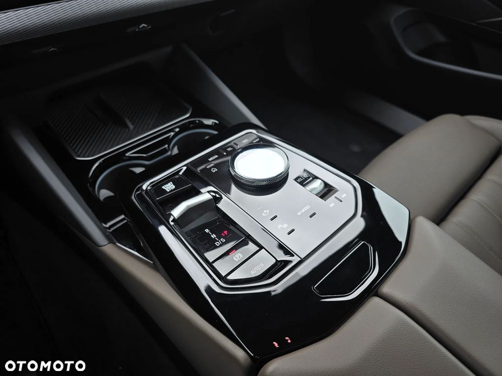 BMW Seria 5 520d xDrive mHEV M Sport - 12