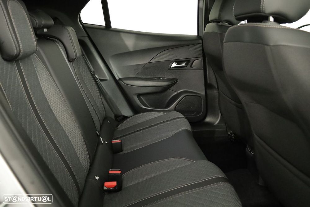 Peugeot 2008 1.2 PureTech Allure - 22