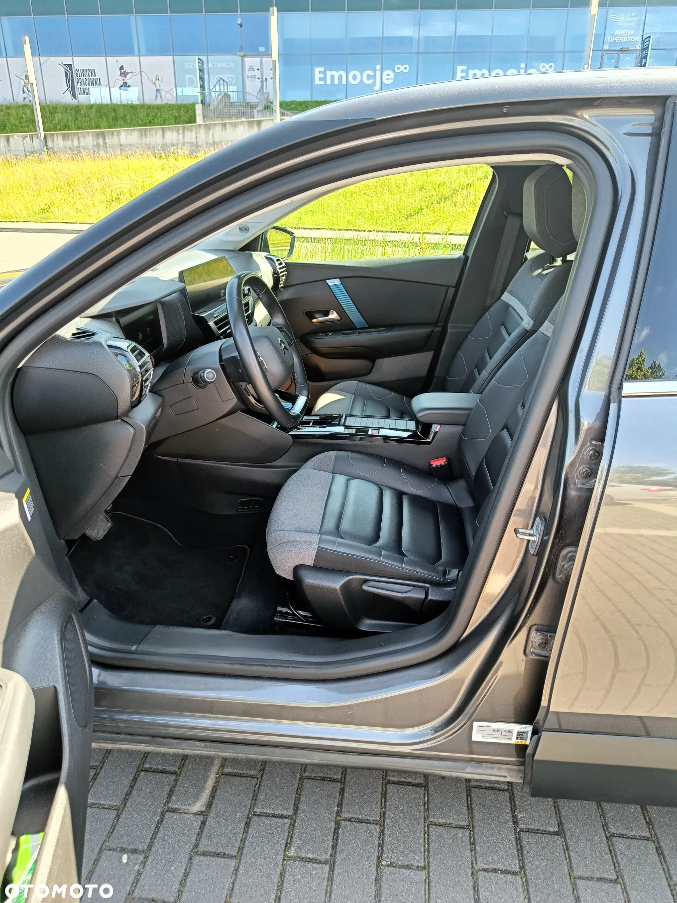 Citroën C4 e-C4 EV136 50kWh Shine - 12