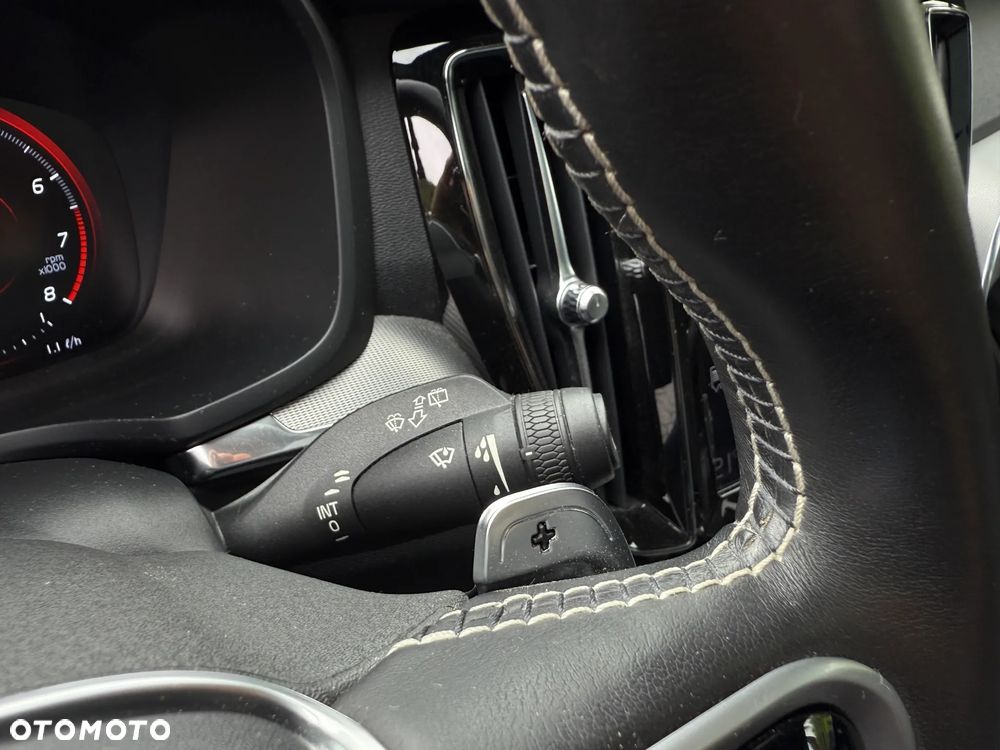 Volvo V60 T6 AWD R-Design - 21