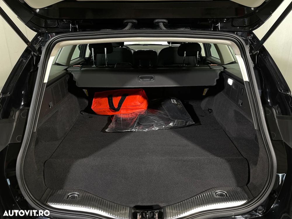 Ford Mondeo 2.0 HEV Titanium - 13