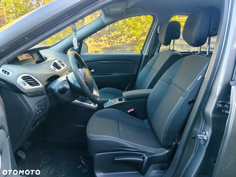 Renault Scenic 2011 photo 5