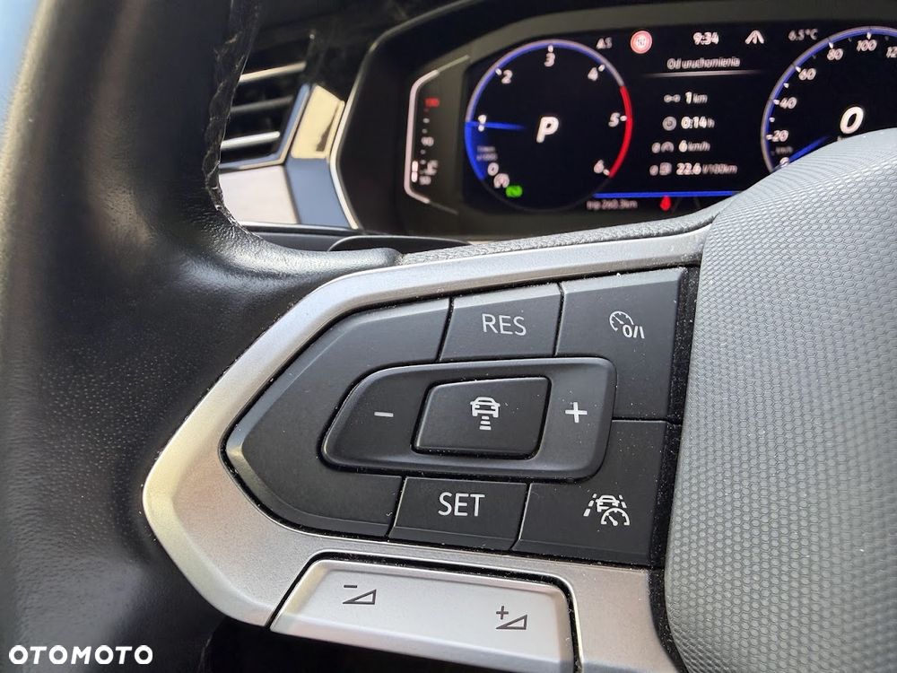 Volkswagen Passat - 23