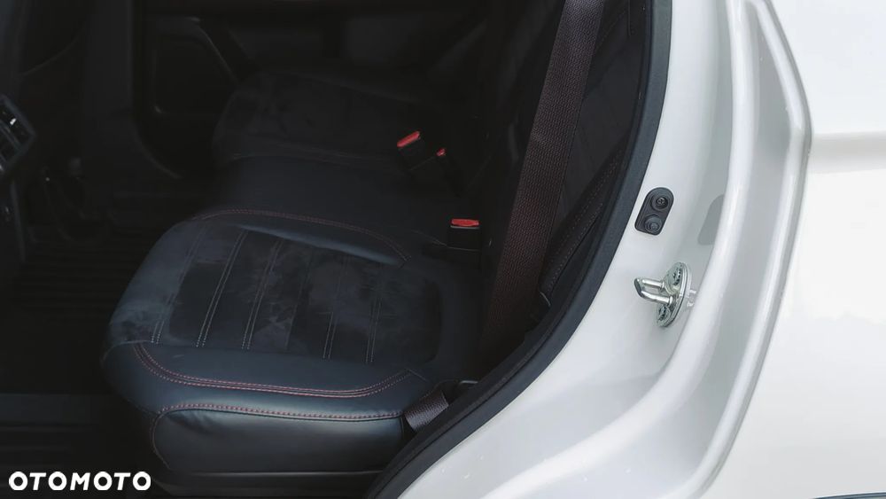 Mitsubishi Outlander - 12