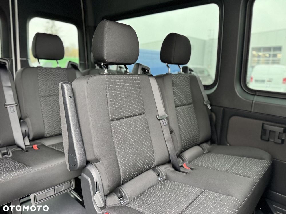 Mercedes-Benz Sprinter - 13