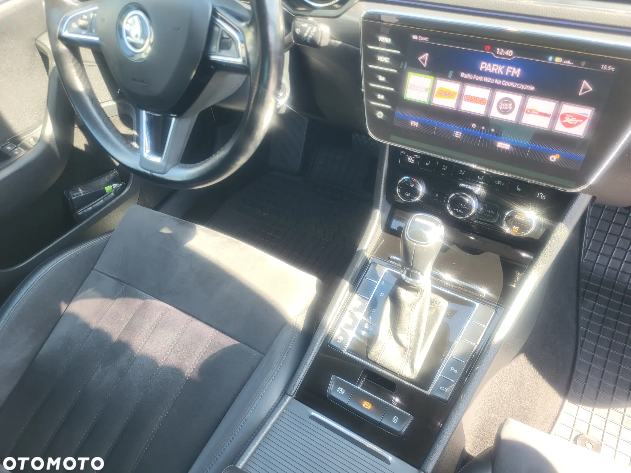 Skoda Superb 2.0 TDI DSG Sportline - 9