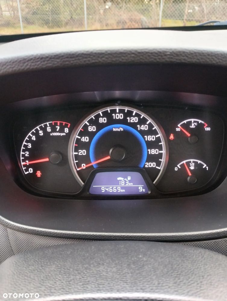 Hyundai i10 1.0 - 13