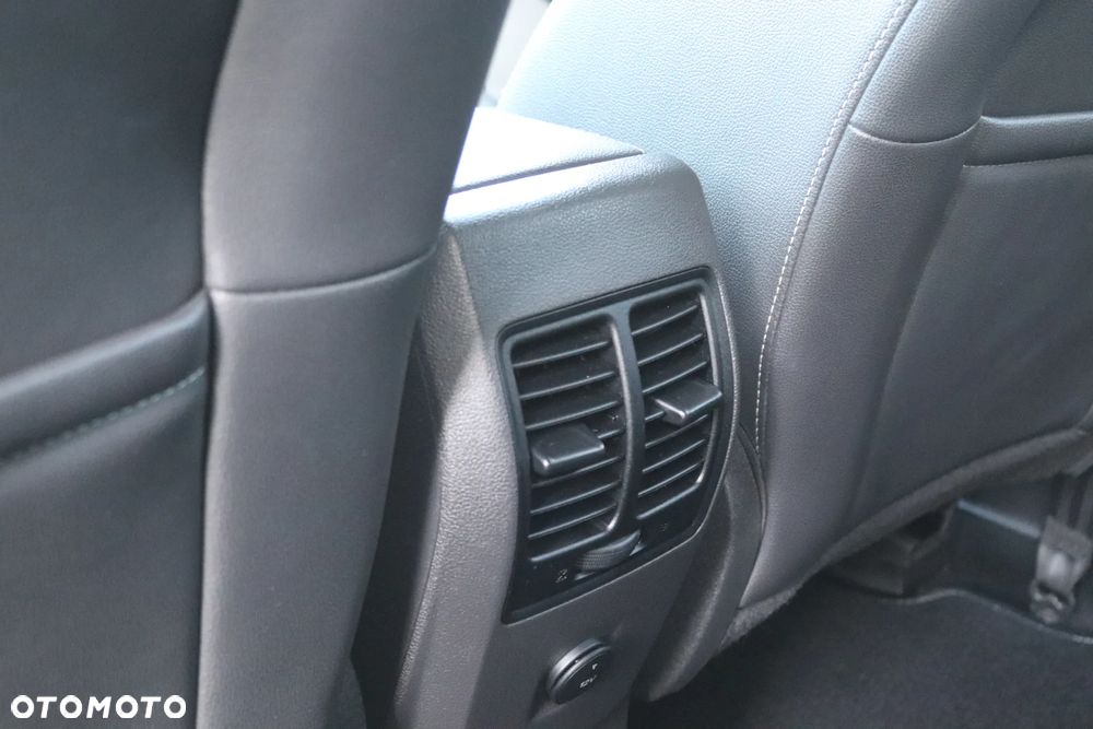 Ford Kuga 2.0 TDCi 2x4 Business Edition - 29