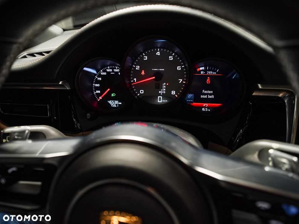 Porsche Macan S - 39