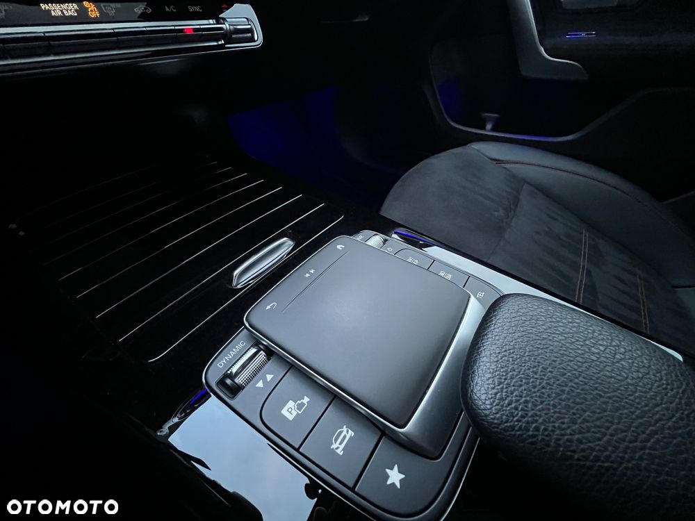 Mercedes-Benz CLA 250 4-Matic AMG Line 7G-DCT - 38