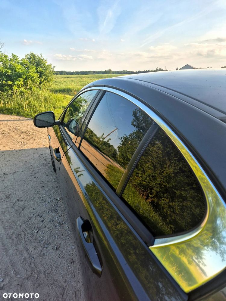 Jaguar XE 20d Prestige - 9