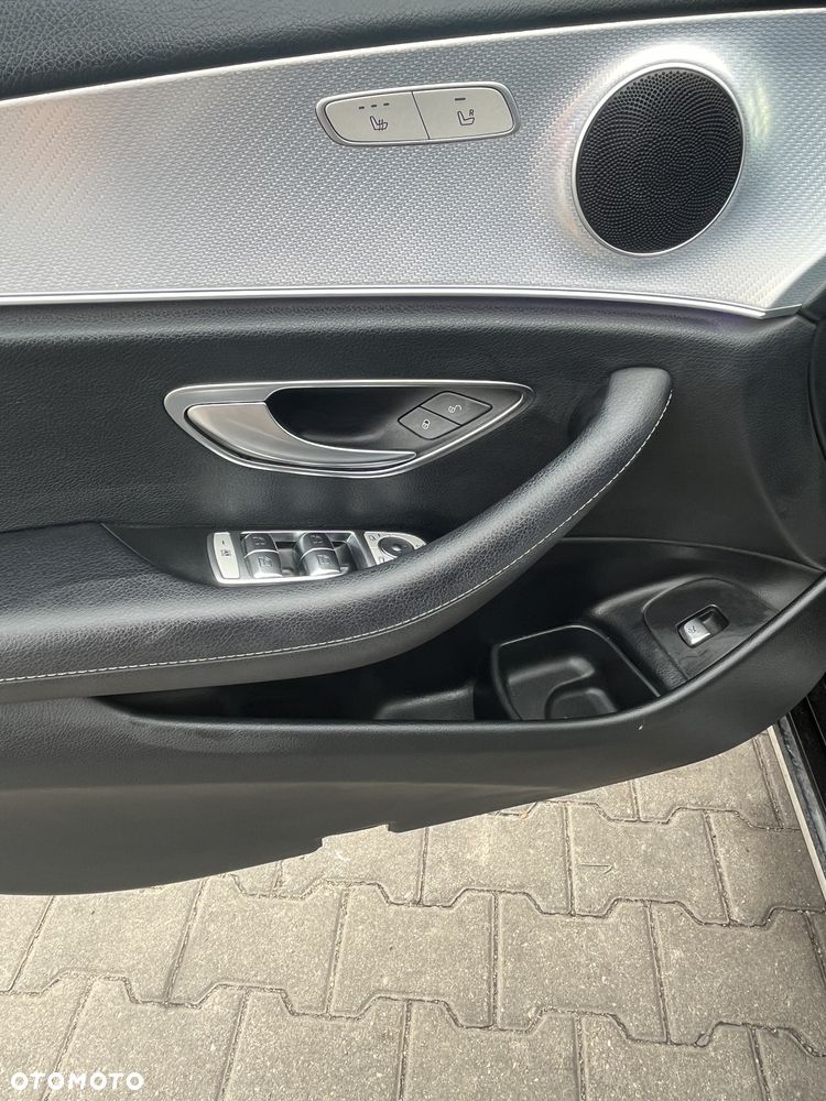 Mercedes-Benz Klasa E 220 d 4-Matic Avantgarde - 13