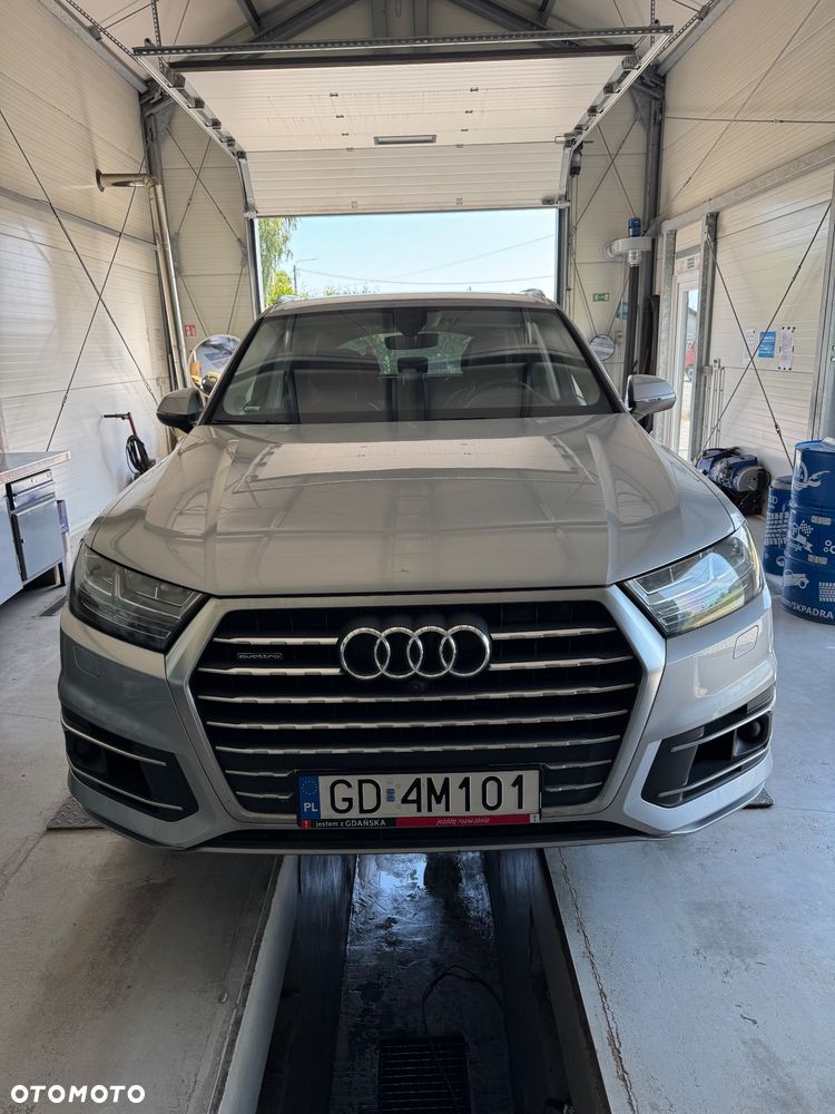 Audi Q7 3.0 TFSI Quattro Tiptronic - 1