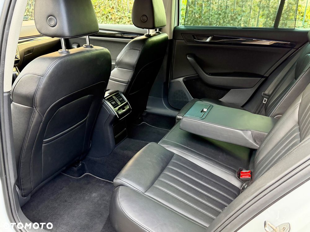 Skoda Superb 1.8 TSI L&K DSG - 23