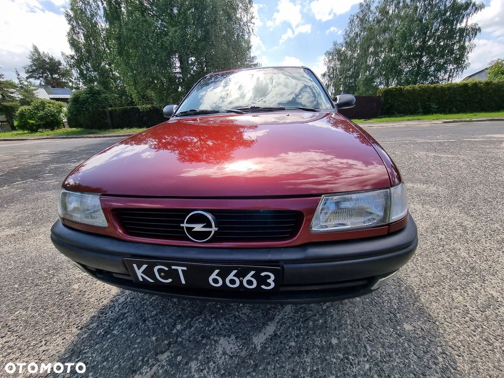Opel Astra 1.6 GL - 30