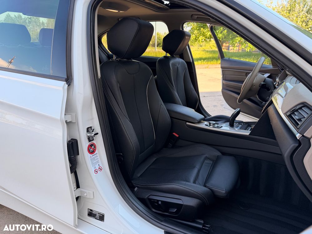 BMW Seria 3 320d Sport-Aut. Blue Performance Modern Line - 26