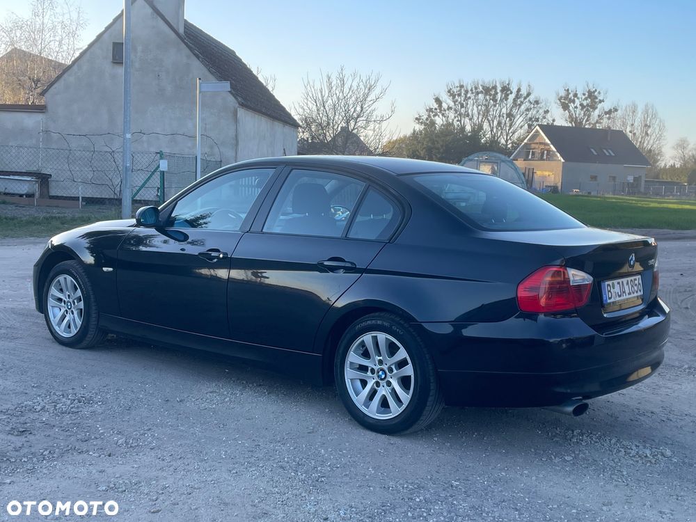 BMW Seria 3 318i Edition Exclusive - 7