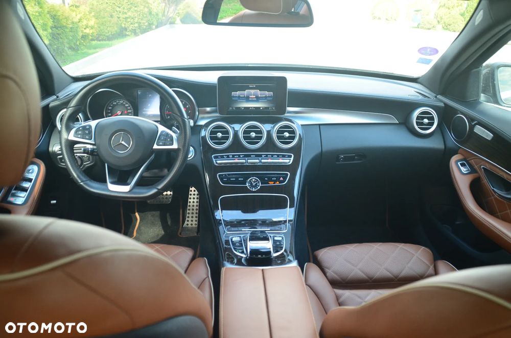 Mercedes-Benz Klasa C 200 4Matic 7G-TRONIC AMG Line - 14