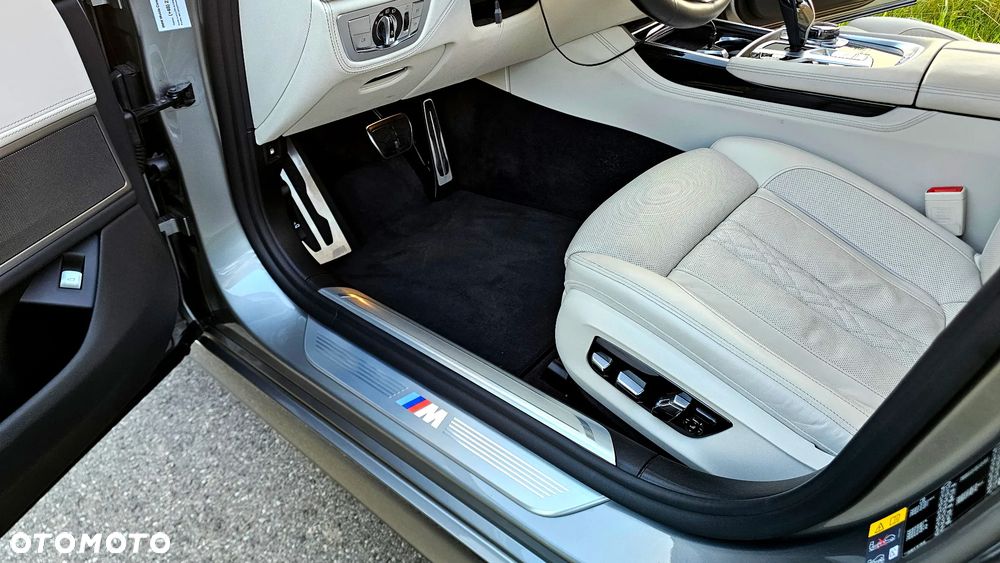 BMW Seria 7 745Le xDrive sport - 12