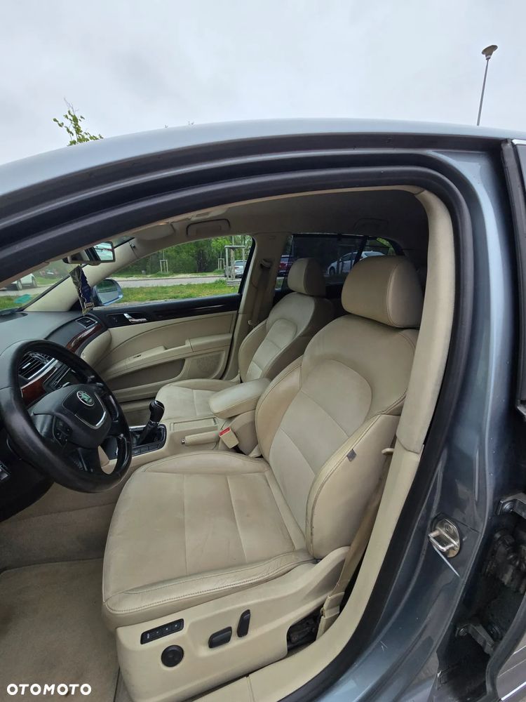 Skoda Superb 2.0 TDI Comfort - 17