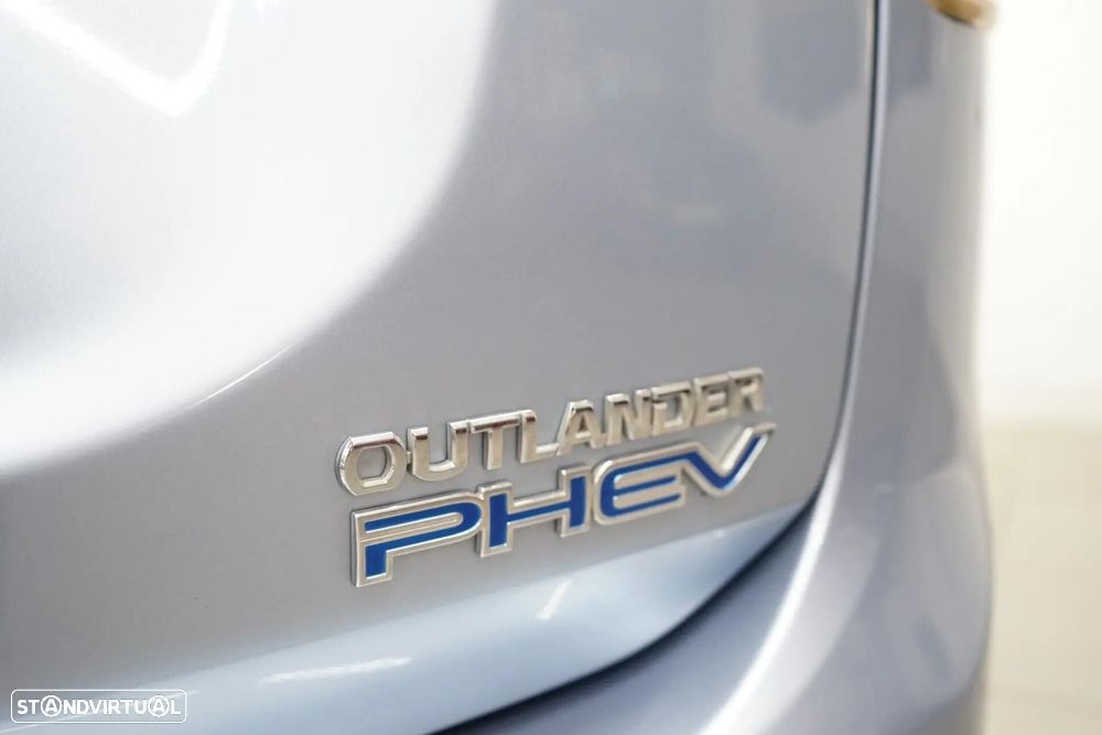 Mitsubishi Outlander 2.0 4WD - 16