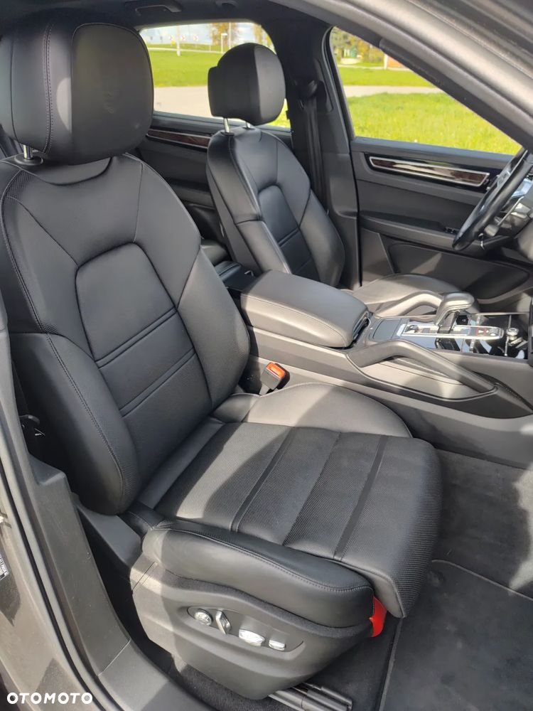 Porsche Cayenne - 13