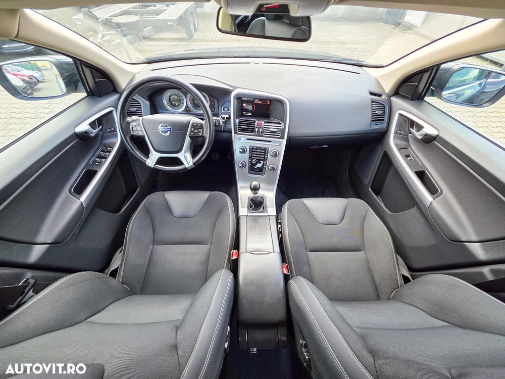 Volvo XC 60 D3 AWD Momentum - 5