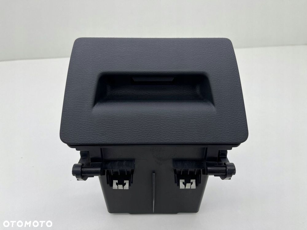 BMW X1 F48 LCI SCHOWEK KIEROWCY EUROPA 9292183 - 1