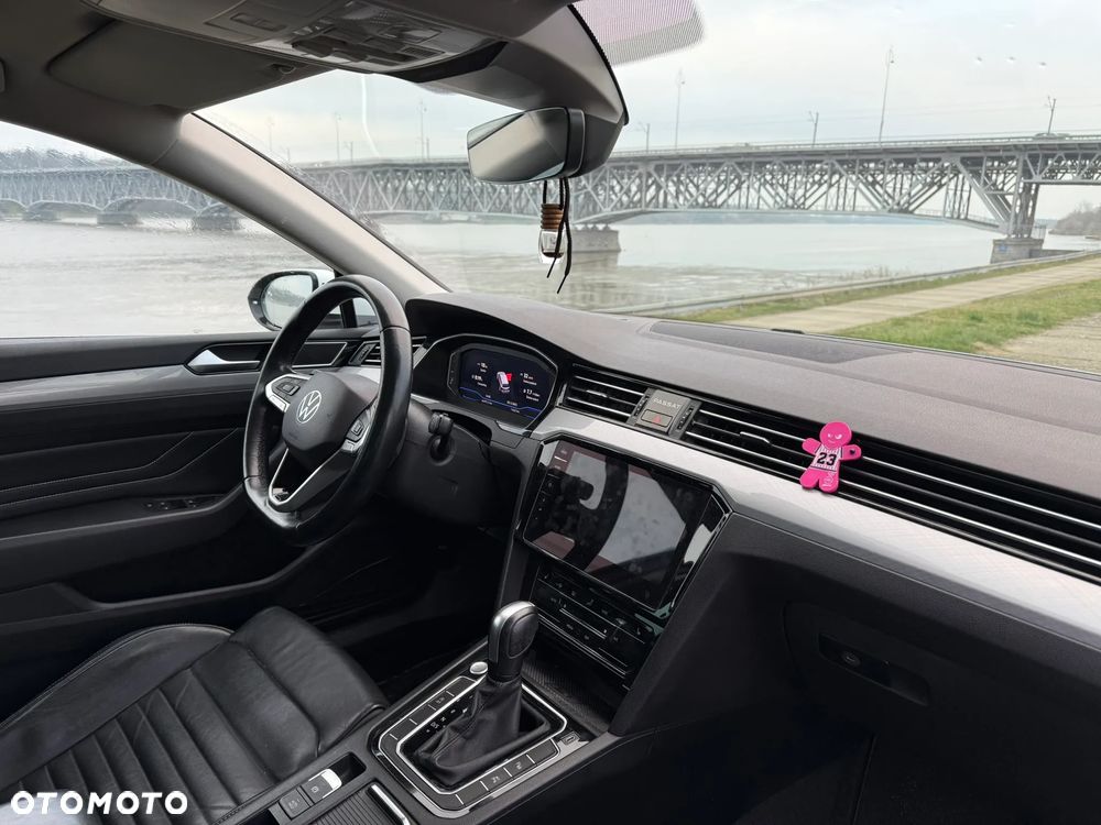 Volkswagen Passat 2.0 TDI SCR DSG Business - 9