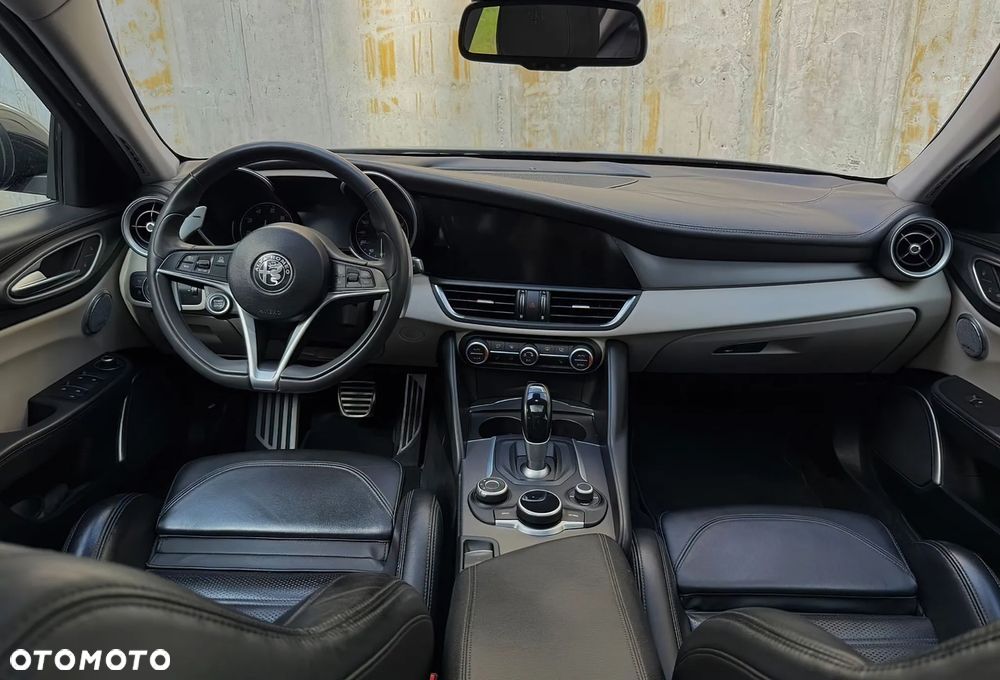Alfa Romeo Giulia 2.0 Turbo Veloce Q4 - 10