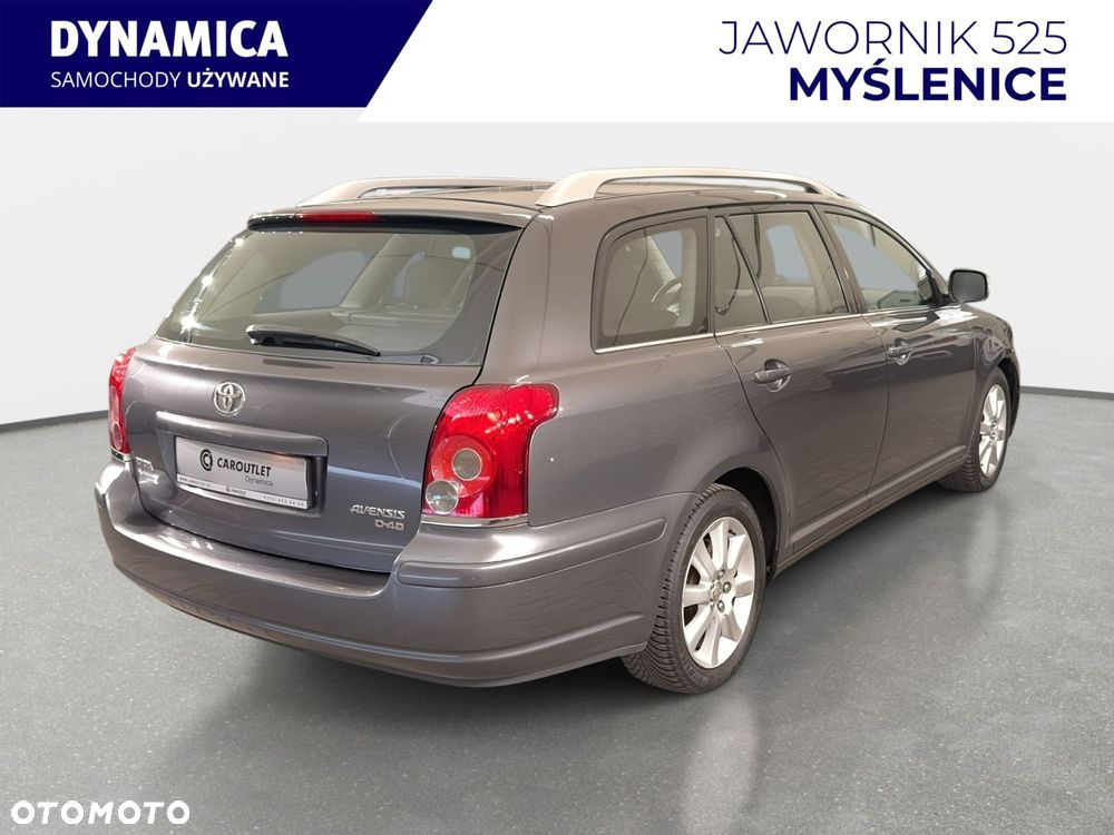 Toyota Avensis - 9