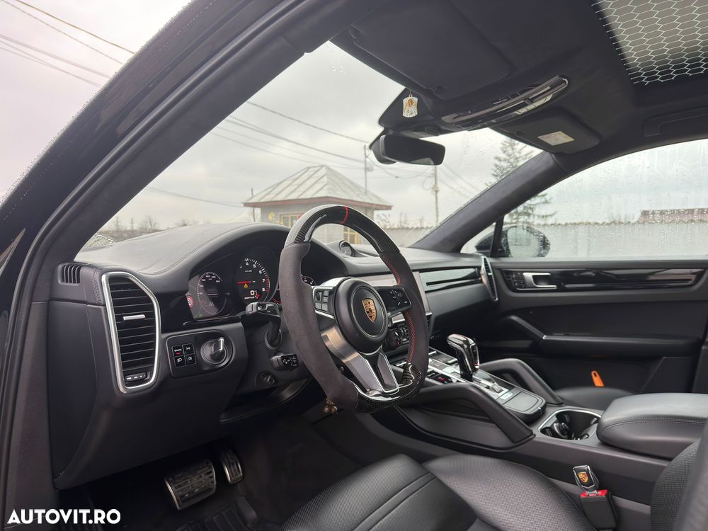 Porsche Cayenne - 8