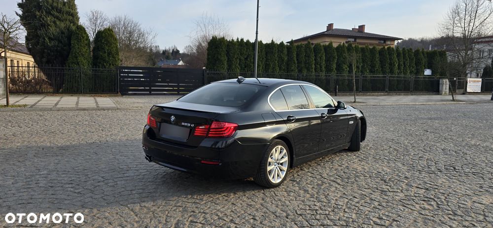 BMW Seria 5 525d - 8