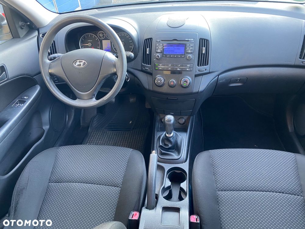 Hyundai i30 1.4 Base + World Cup - 9