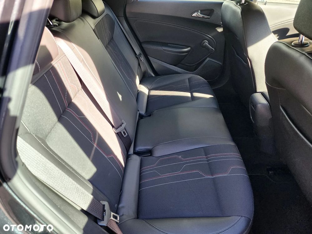 Opel Astra 1.4 Turbo 150 Jahre - 30