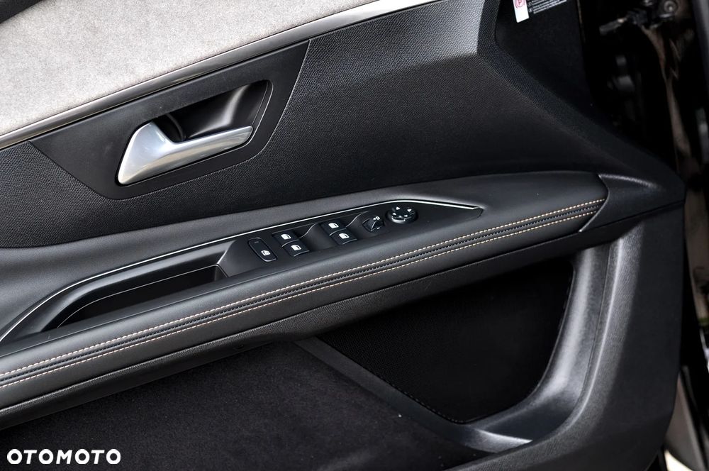 Peugeot 5008 PureTech 180 EAT8 Stop & Start GT - 17