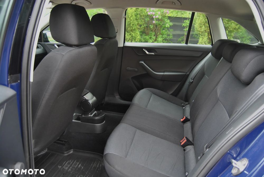 Skoda RAPID 1.2 TSI Style - 6