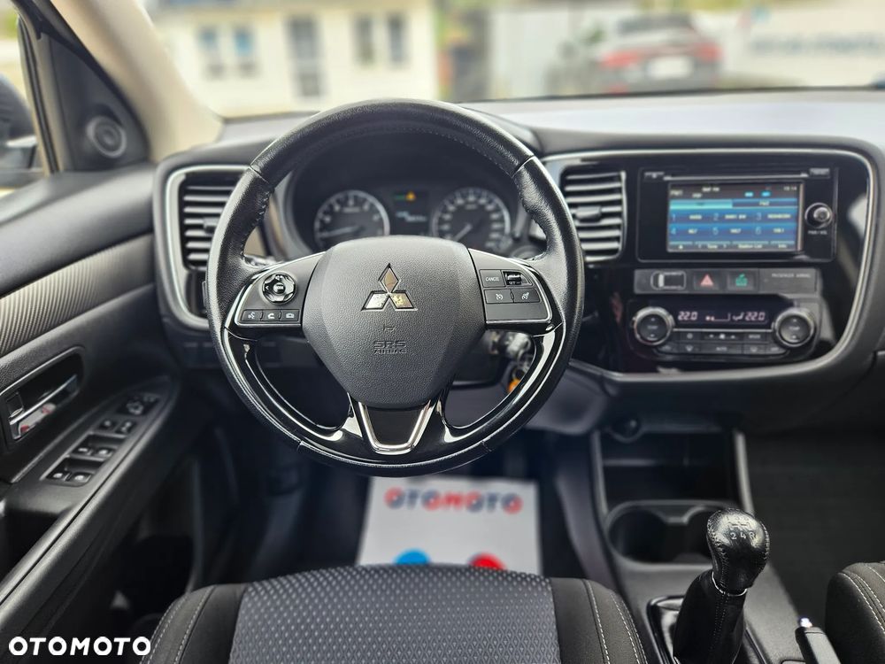 Mitsubishi Outlander 2.0 2WD Diamant - 25