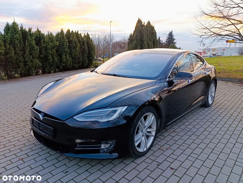 Tesla Model S - 20