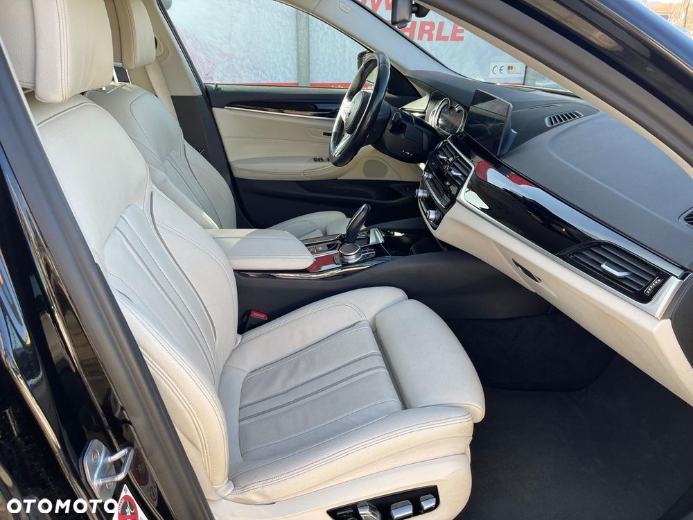BMW Seria 5 520d Sport Line - 9