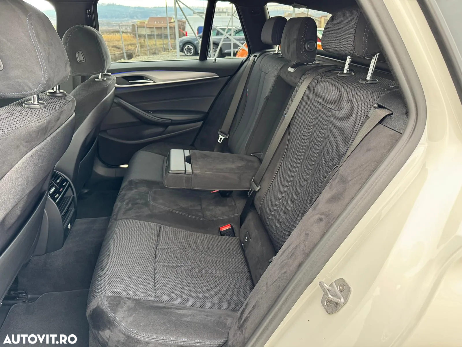BMW Seria 5 520d xDrive AT - 26