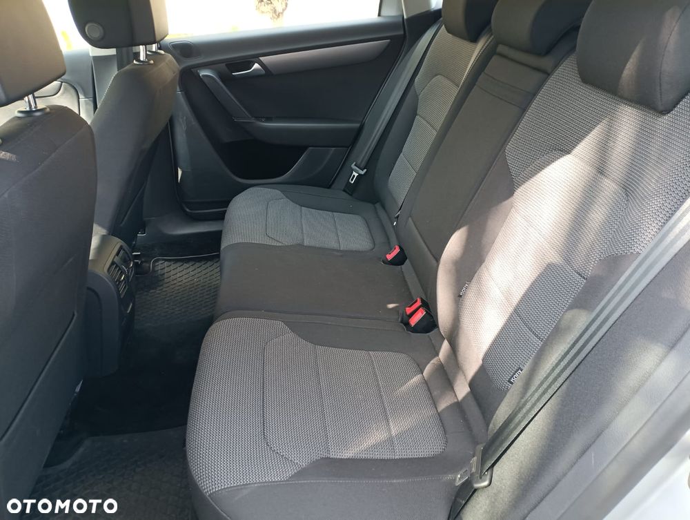 Volkswagen Passat Variant 2.0 Blue TDI DPF Comfortline - 18