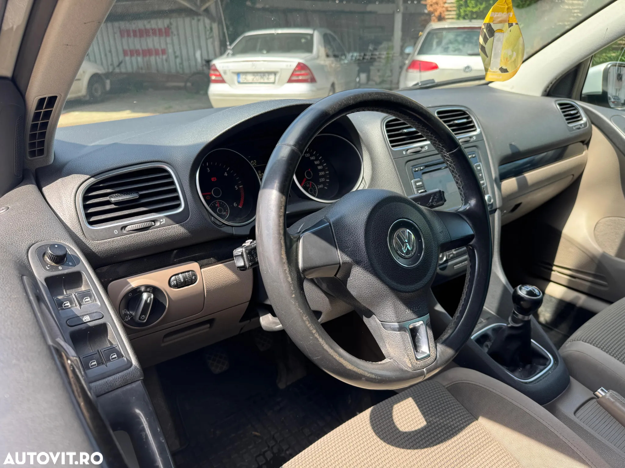 Volkswagen Golf - 9