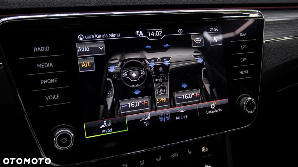 Skoda Superb 2.0 TSI Style DSG - 32