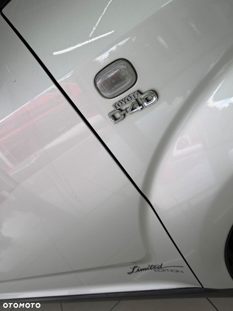 Toyota Corolla Verso 2.0 D-4D Prestige - 11
